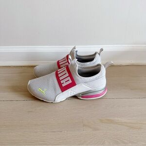 PUMA Women's Slip On Sneakers in white and pink size 8
